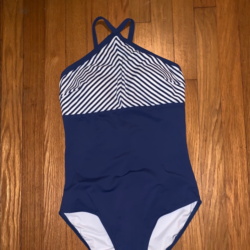 Cross high neck suit